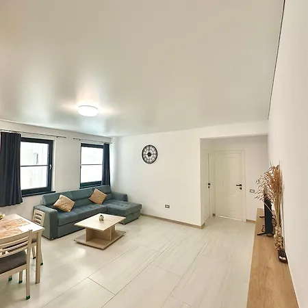 B2 Boutique Apartment *