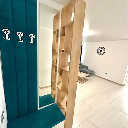 B2 Boutique * Navodari