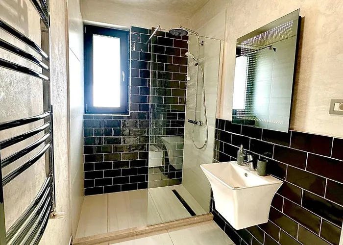 B2 Boutique * Năvodari