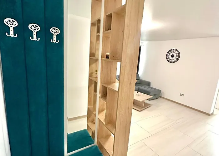 B2 Boutique * Năvodari